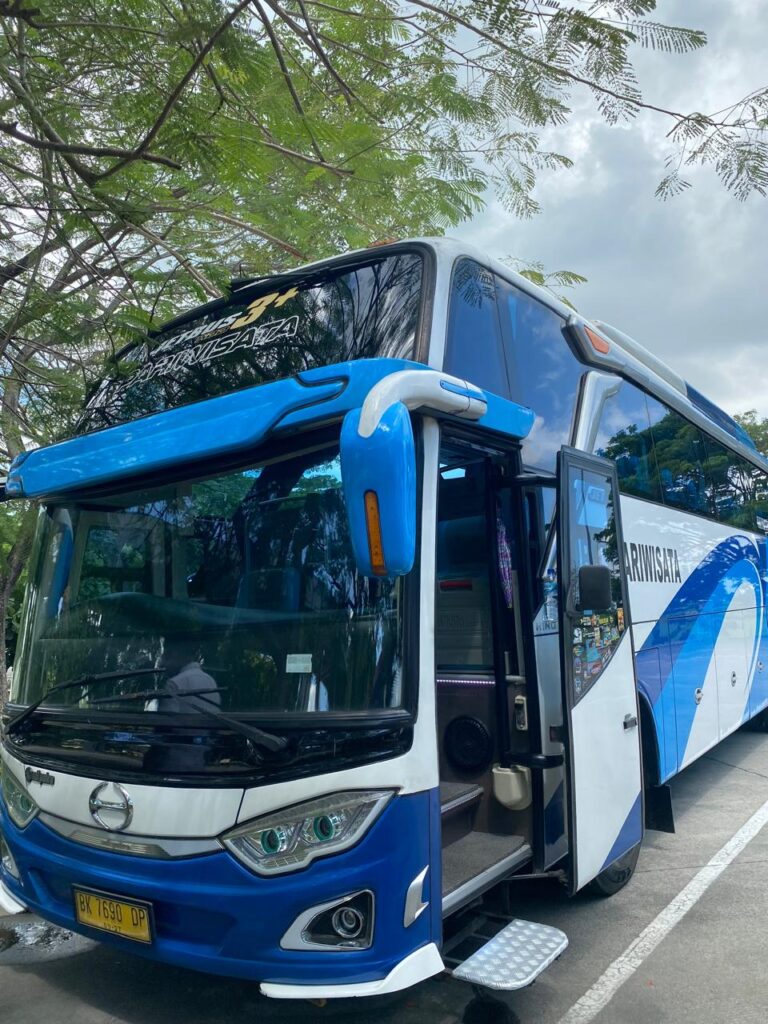 bus pariwisata bandara kualanamu